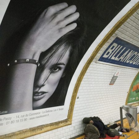 Dans le métro de Paris